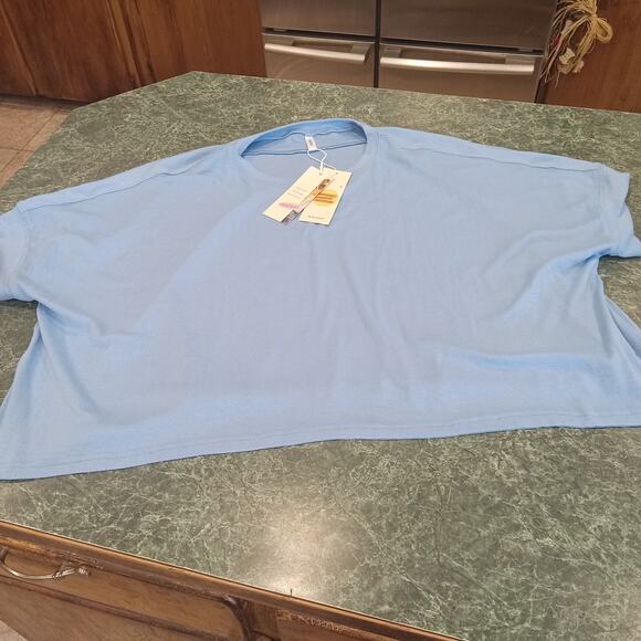 Dokotoo Tops - Dokotoo Oversized SOFT Crop Top Boxy Dolman Relaxed Fit Women’s Sz L NWT Beachy